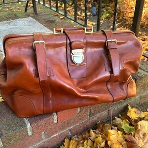 Vintage style leather bag.  Different style doctors bag